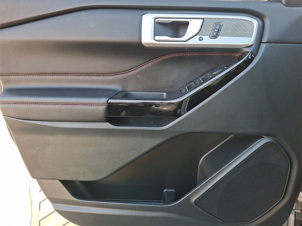 2024 Ford Explorer ST-Line