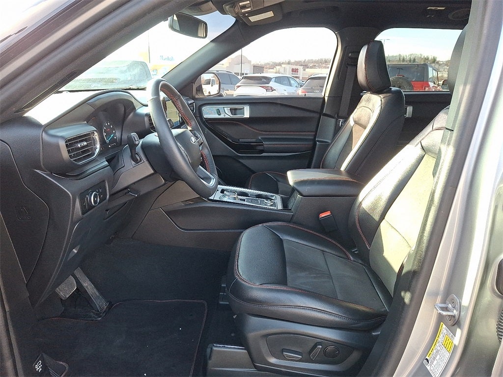 2024 Ford Explorer ST-Line