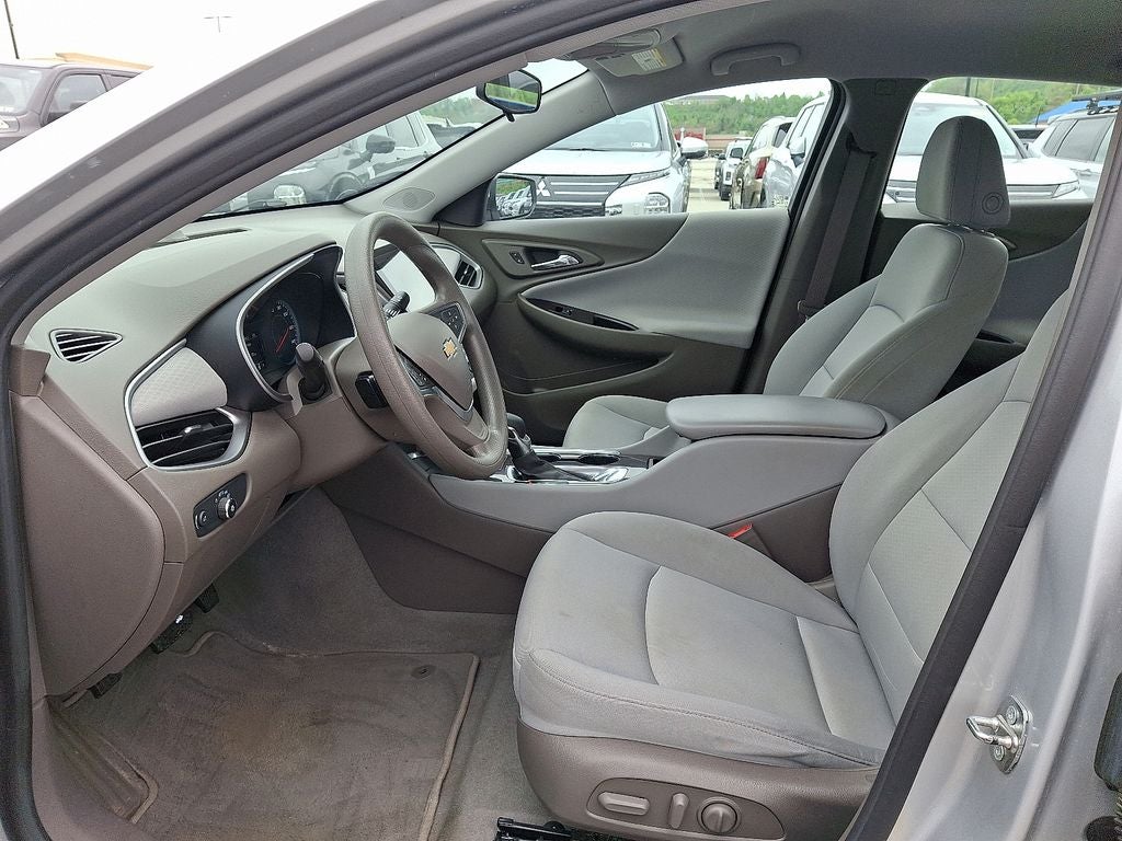 2022 Chevrolet Malibu LS 1FL