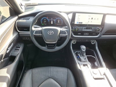 2025 Toyota Grand Highlander Hybrid Base