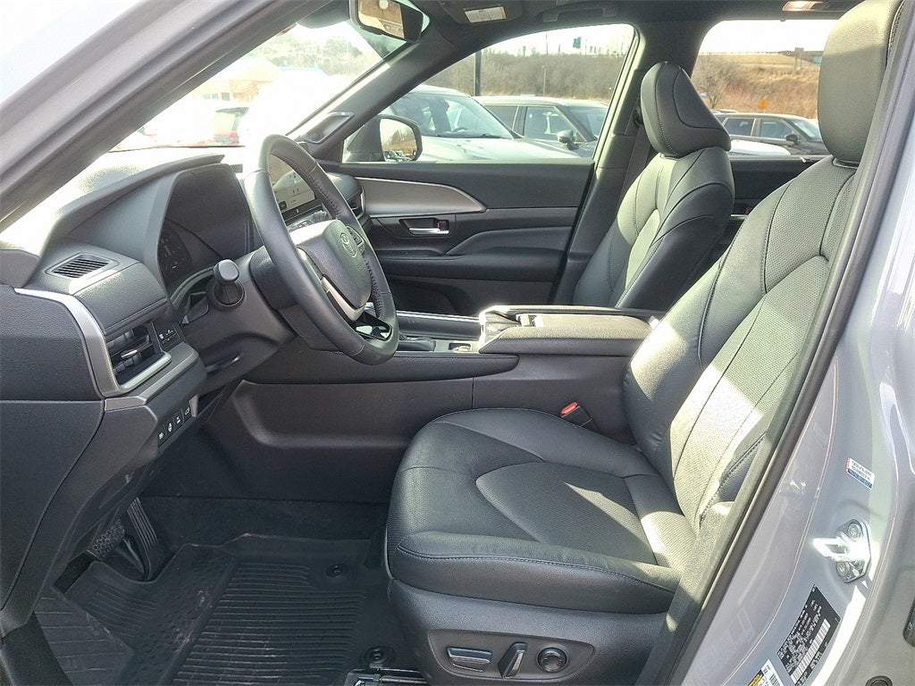 2025 Toyota Grand Highlander Hybrid Base