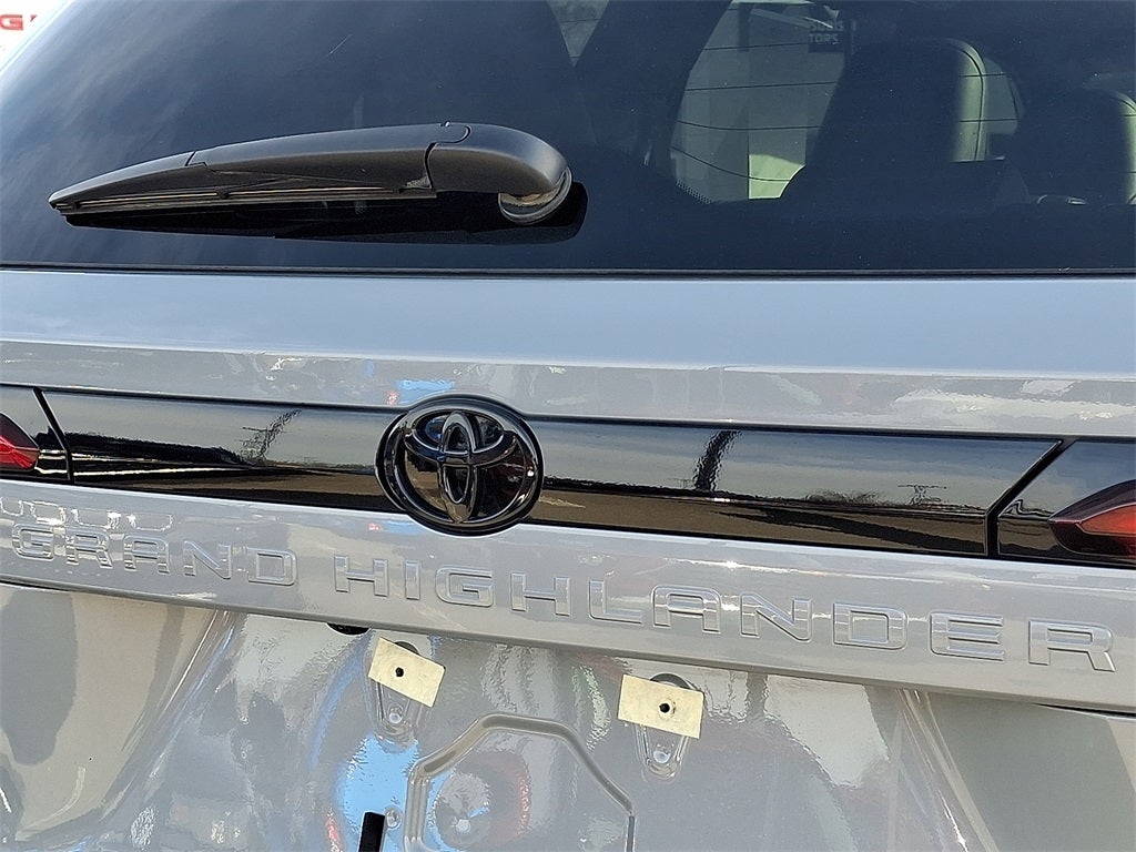 2025 Toyota Grand Highlander Hybrid Base