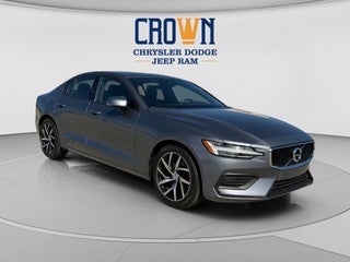 2020 Volvo S60 T5 Momentum