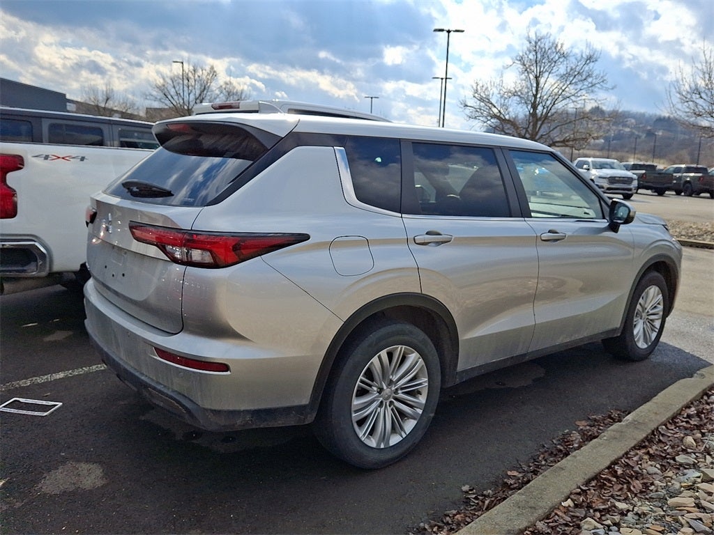 2024 Mitsubishi Outlander ES 4WD