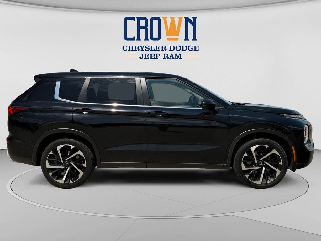 2022 Mitsubishi Outlander Base