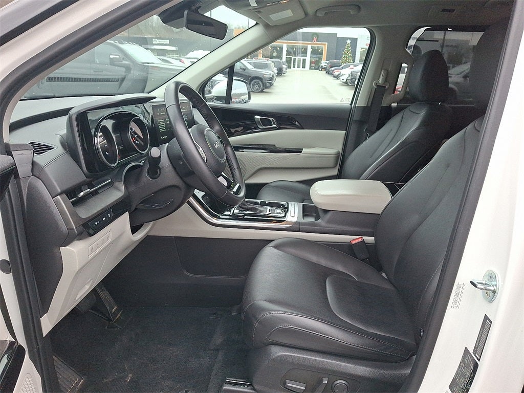 2024 Kia Carnival EX