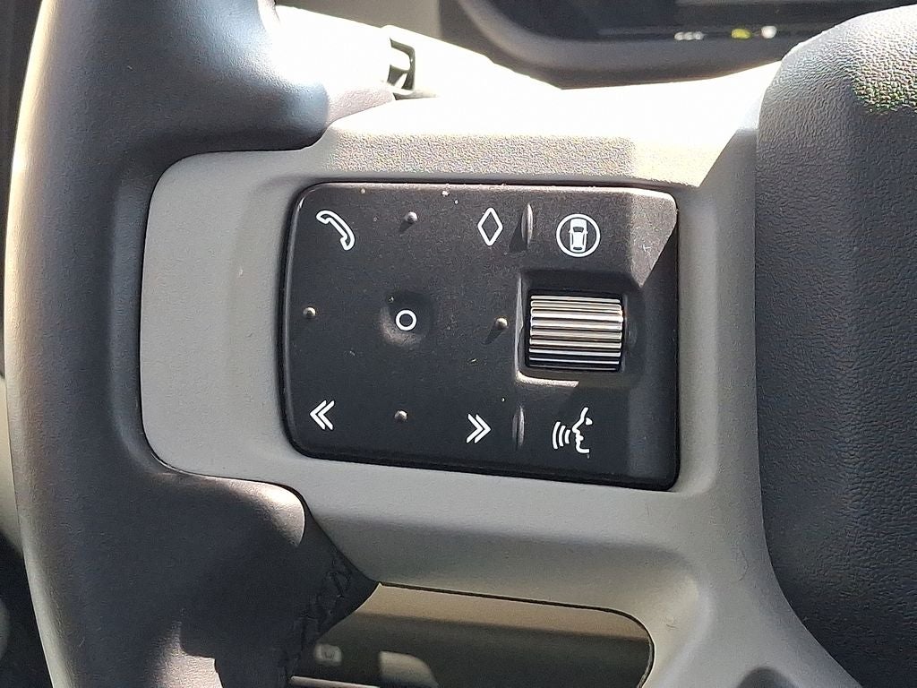 2024 Land Rover Defender 110 X-Dynamic SE