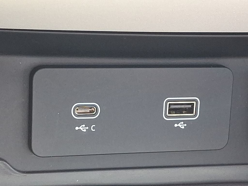 2024 Land Rover Defender 110 X-Dynamic SE