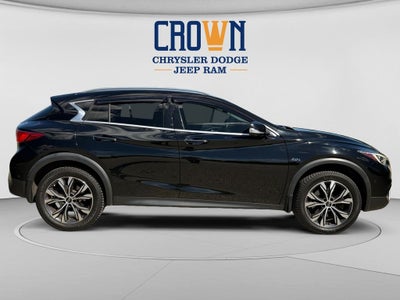 2017 INFINITI QX30 Premium