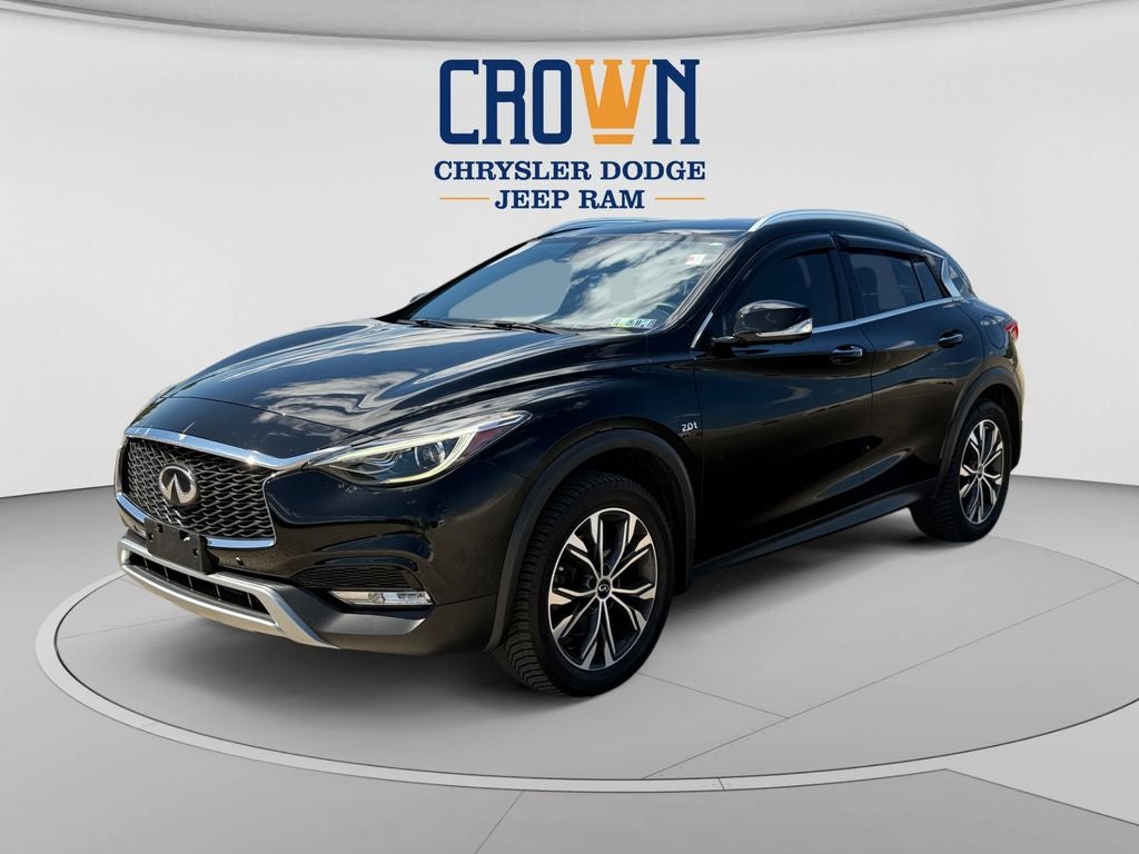 2017 INFINITI QX30 Premium