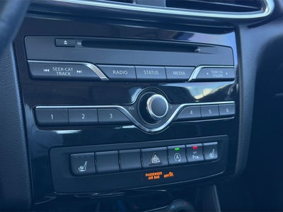 2017 INFINITI QX30 Premium