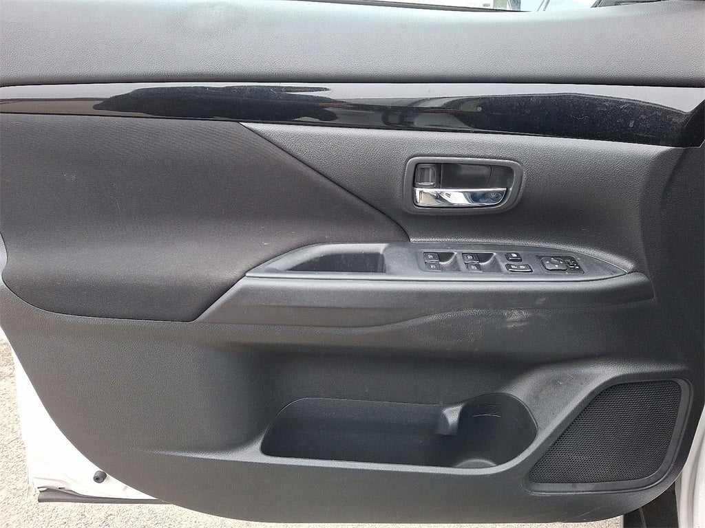 2020 Mitsubishi Outlander ES