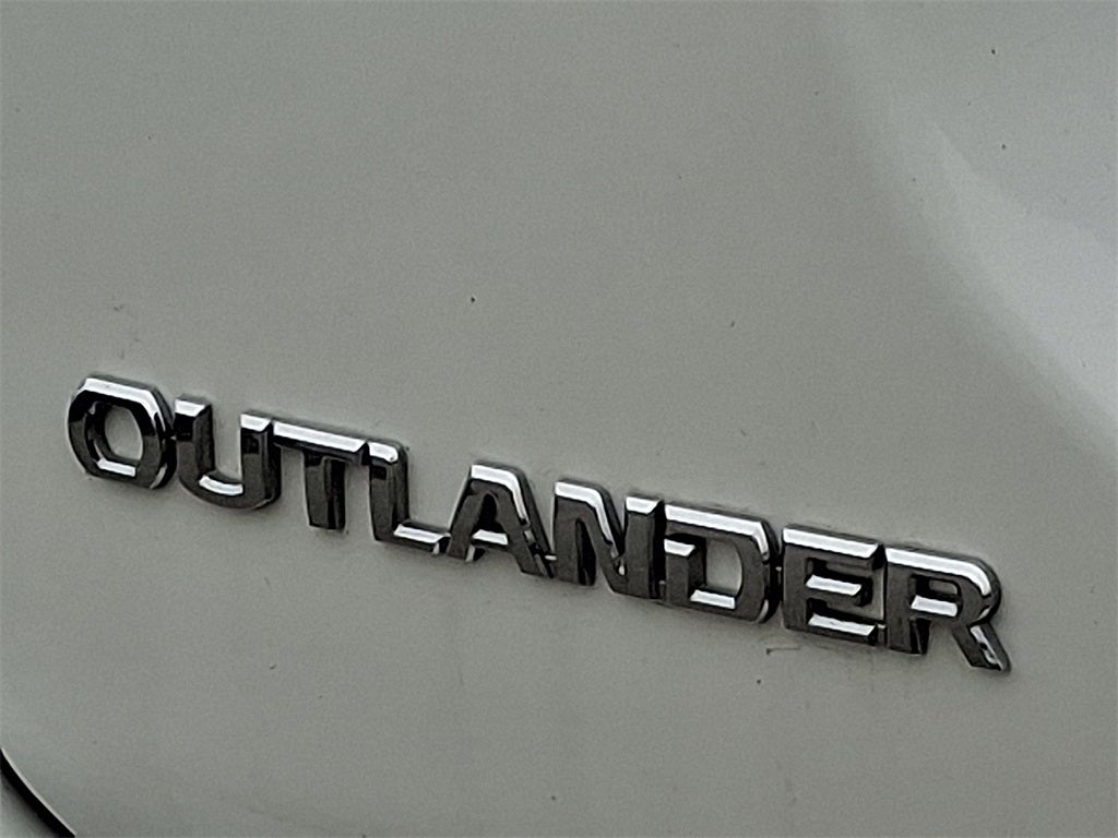 2020 Mitsubishi Outlander ES