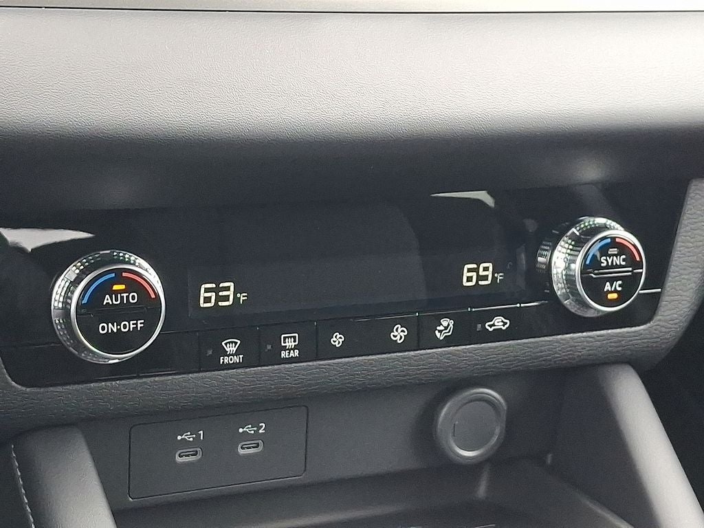 2026 Mitsubishi Outlander ES