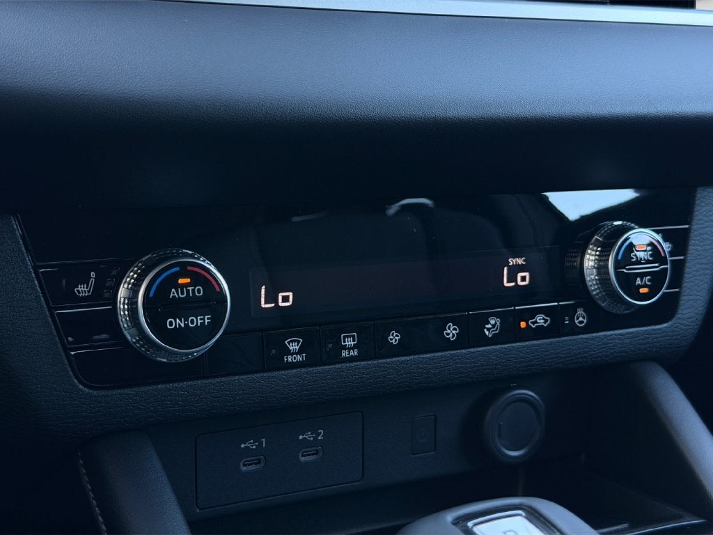 2026 Mitsubishi Outlander LE