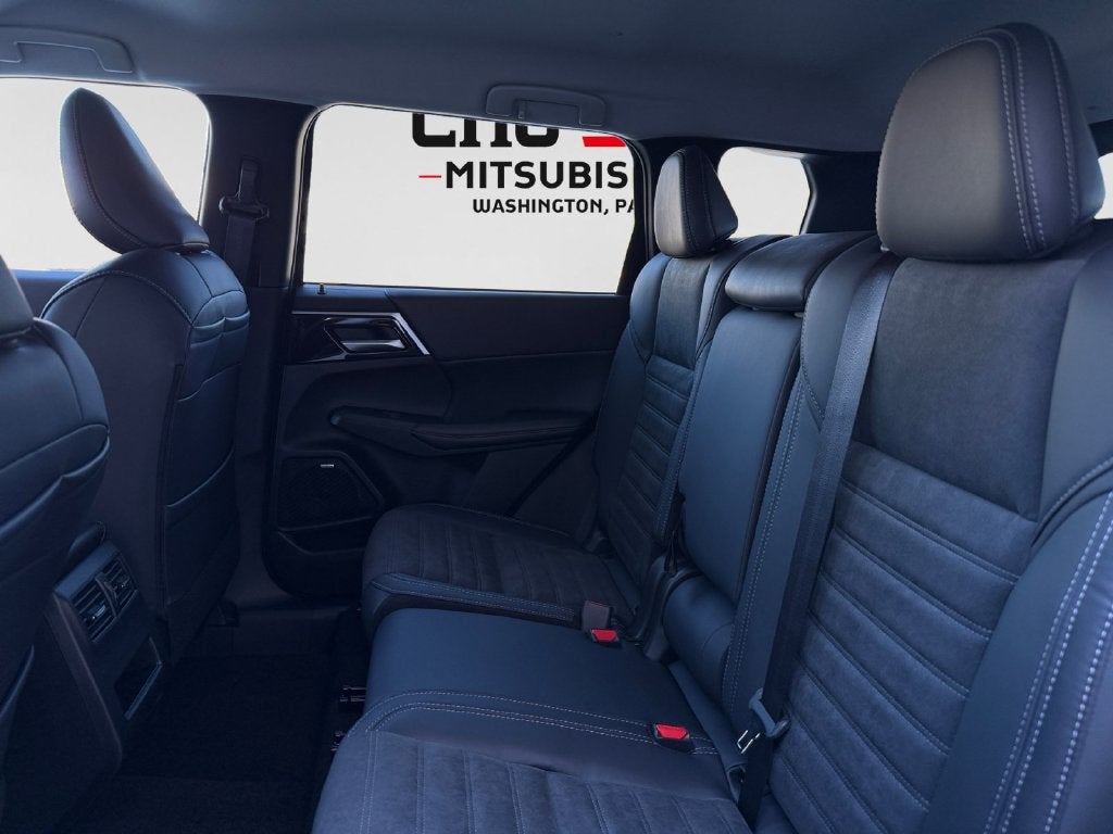 2026 Mitsubishi Outlander LE