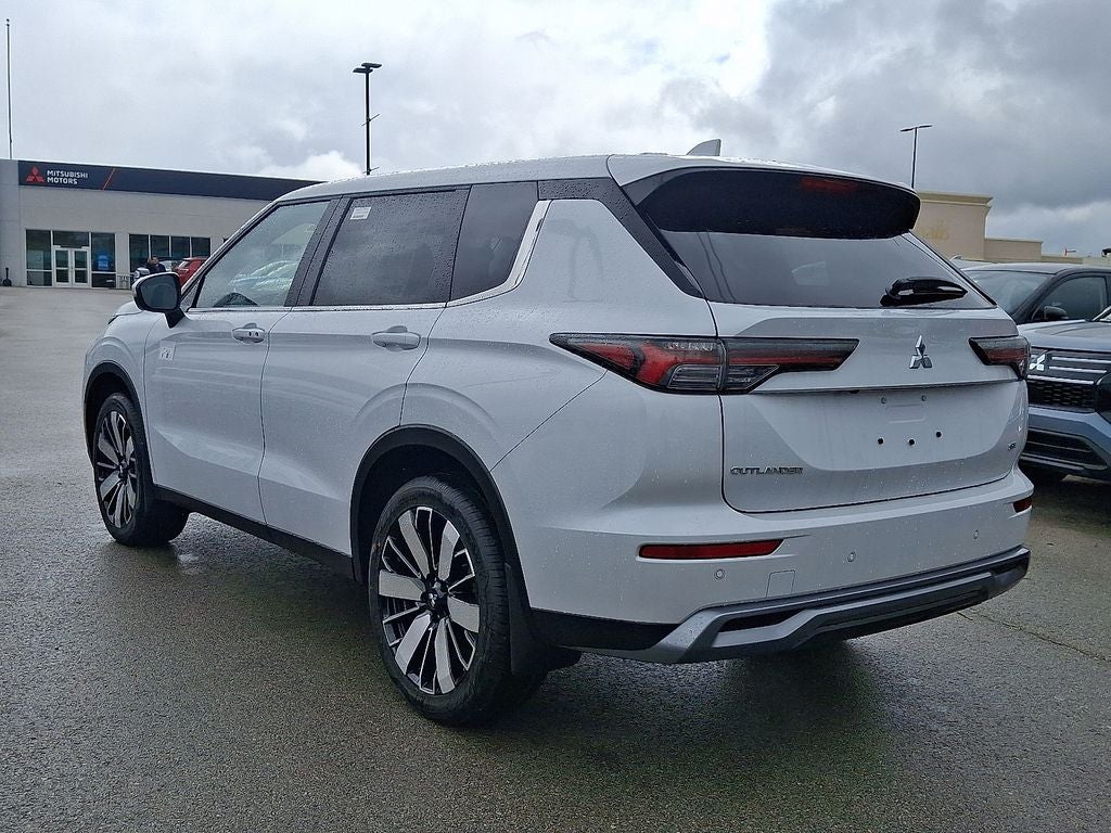 2026 Mitsubishi Outlander SE