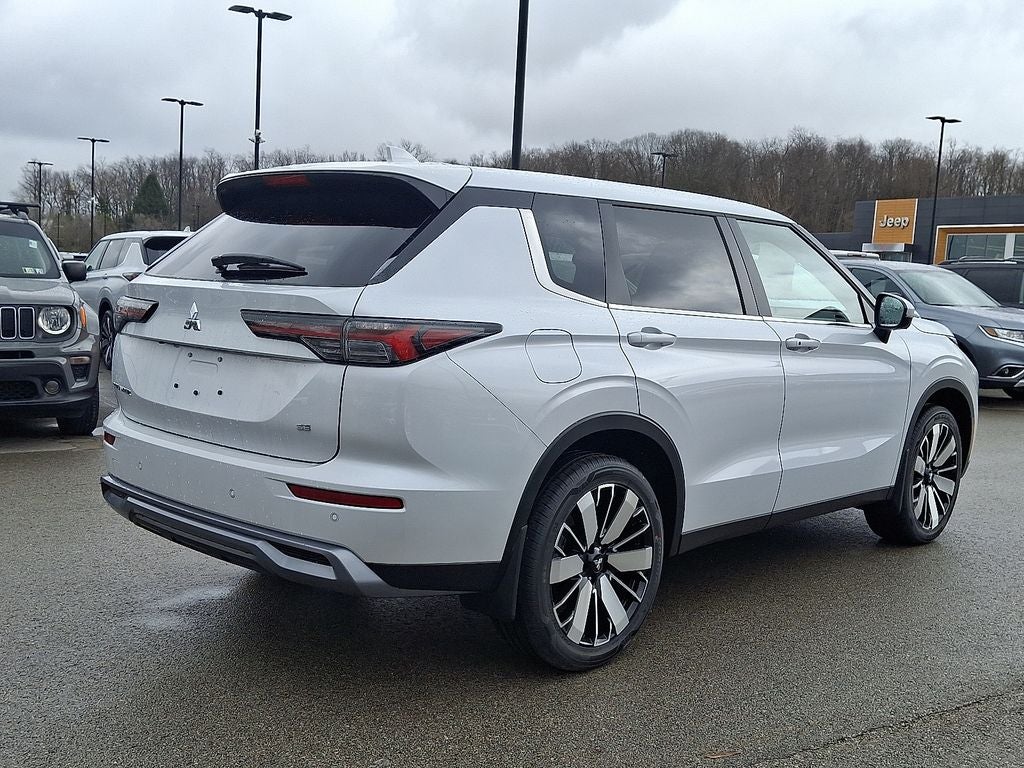 2026 Mitsubishi Outlander SE