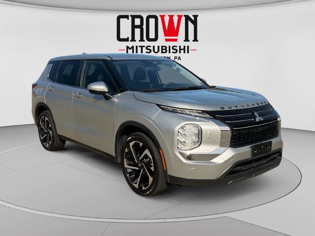 2022 Mitsubishi Outlander ES