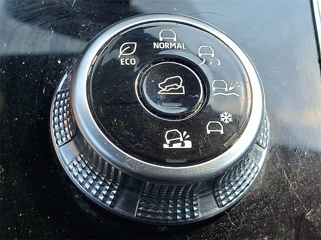 2024 Mitsubishi Outlander ES