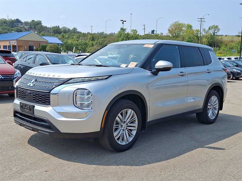 2024 Mitsubishi Outlander ES