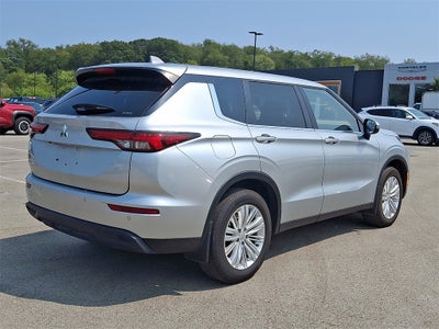 2024 Mitsubishi Outlander ES