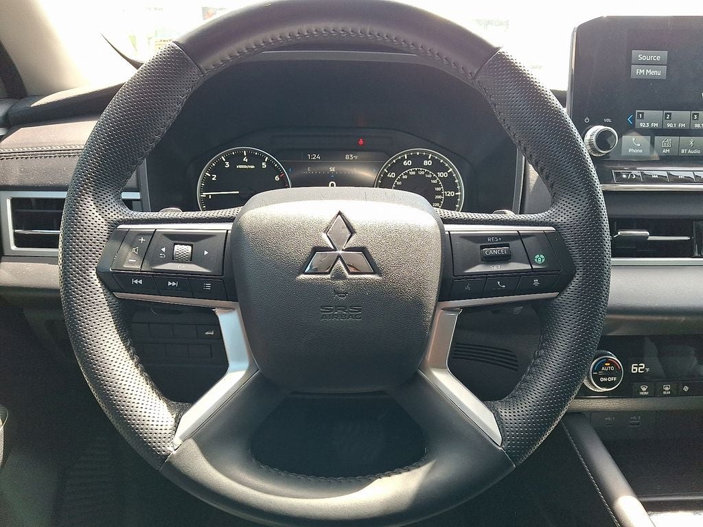 2023 Mitsubishi Outlander SE