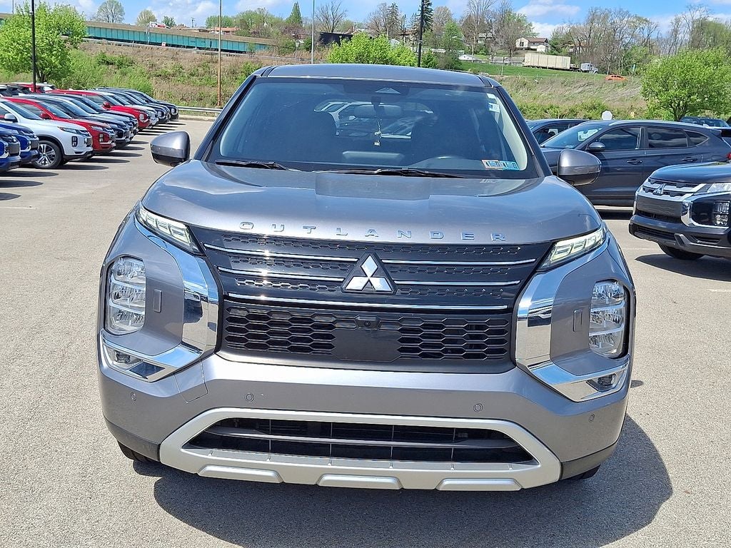 2023 Mitsubishi Outlander SE