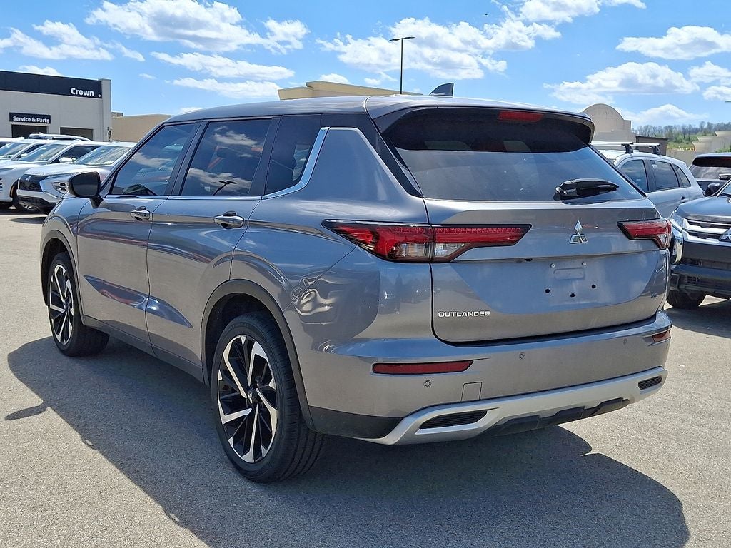 2023 Mitsubishi Outlander SE