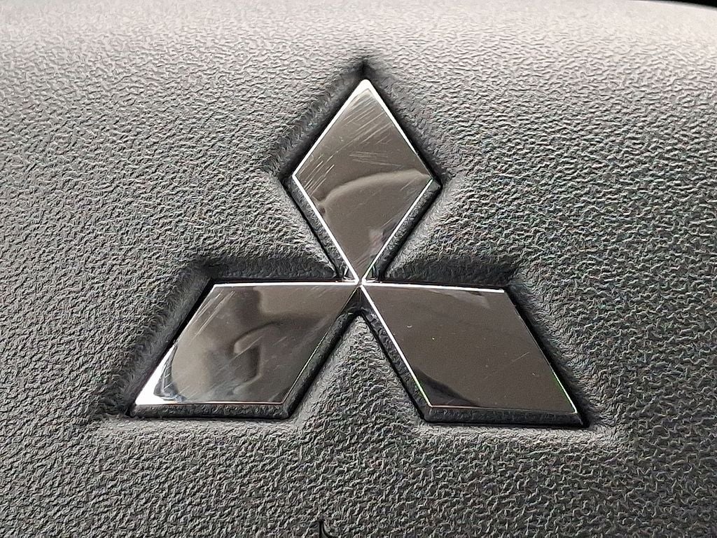 2026 Mitsubishi Outlander ES