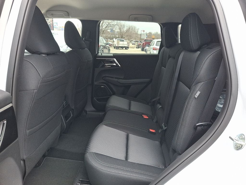 2026 Mitsubishi Outlander ES