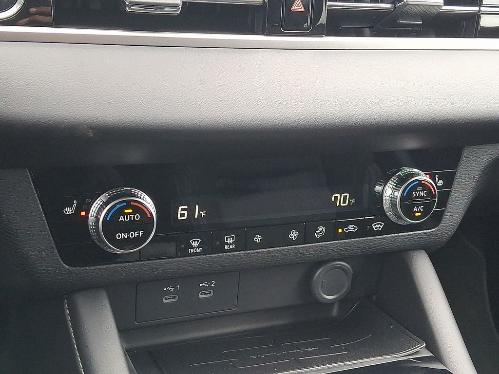 2026 Mitsubishi Outlander ES