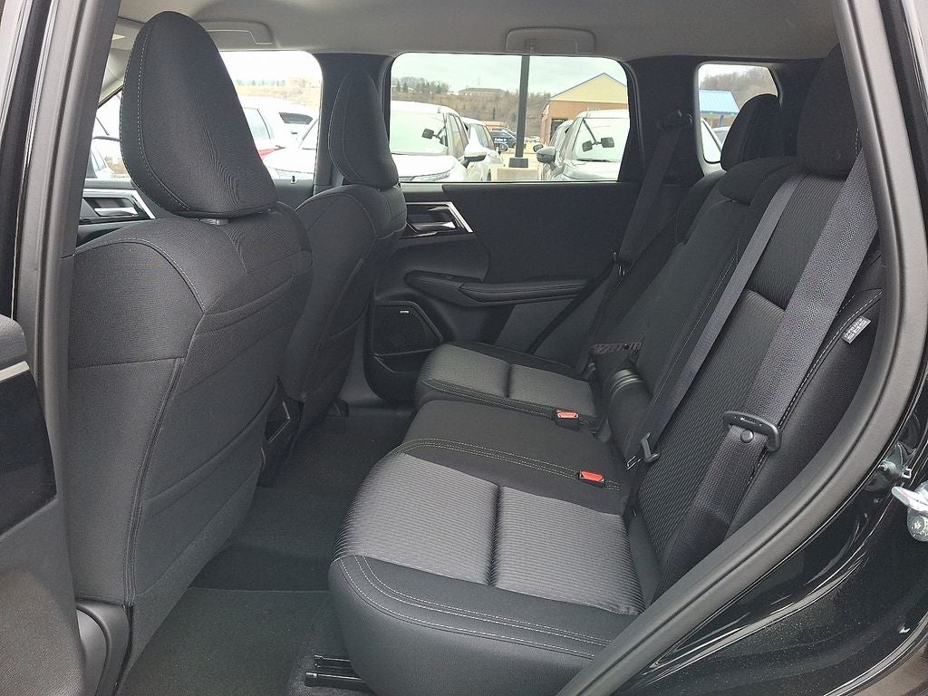 2026 Mitsubishi Outlander ES