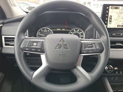 2026 Mitsubishi Outlander ES