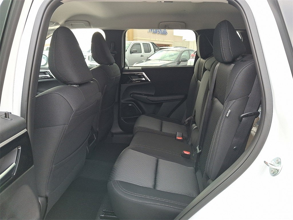 2026 Mitsubishi Outlander ES