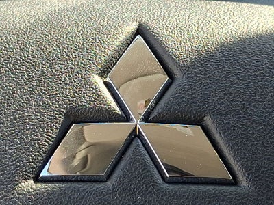 2026 Mitsubishi Outlander ES