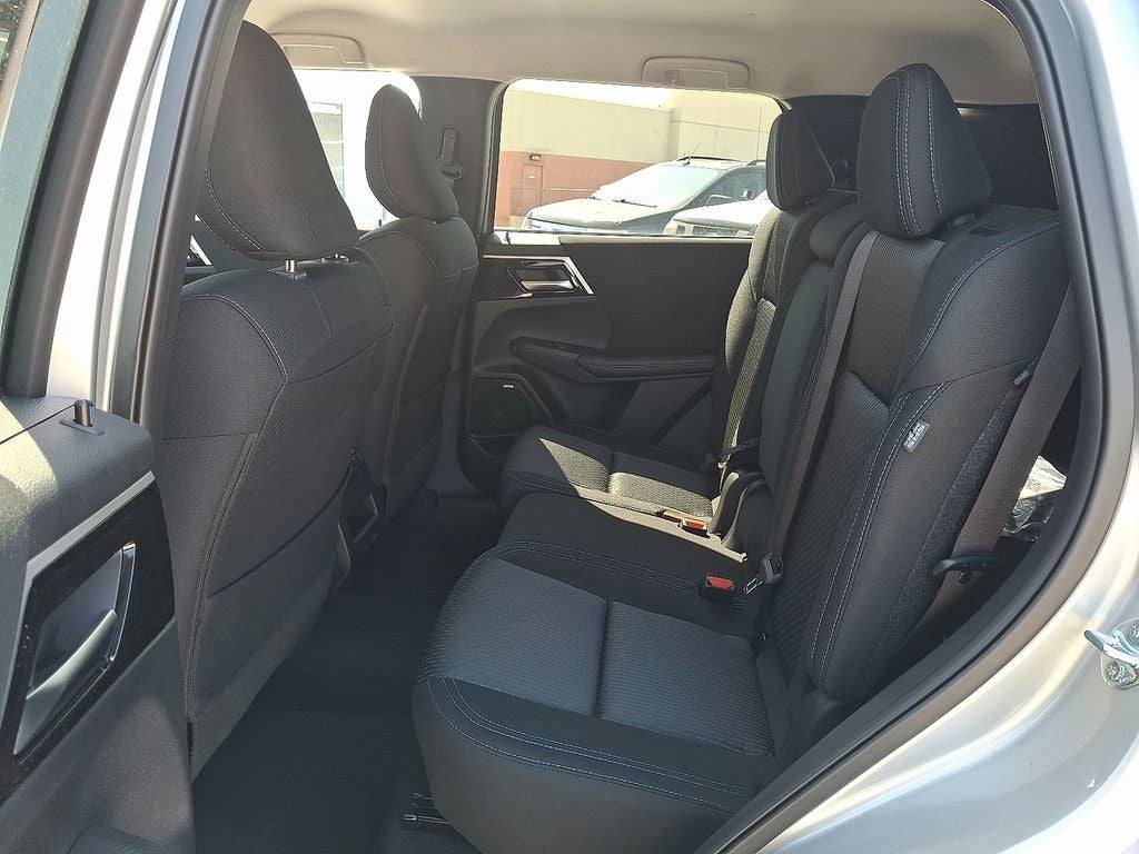 2026 Mitsubishi Outlander ES