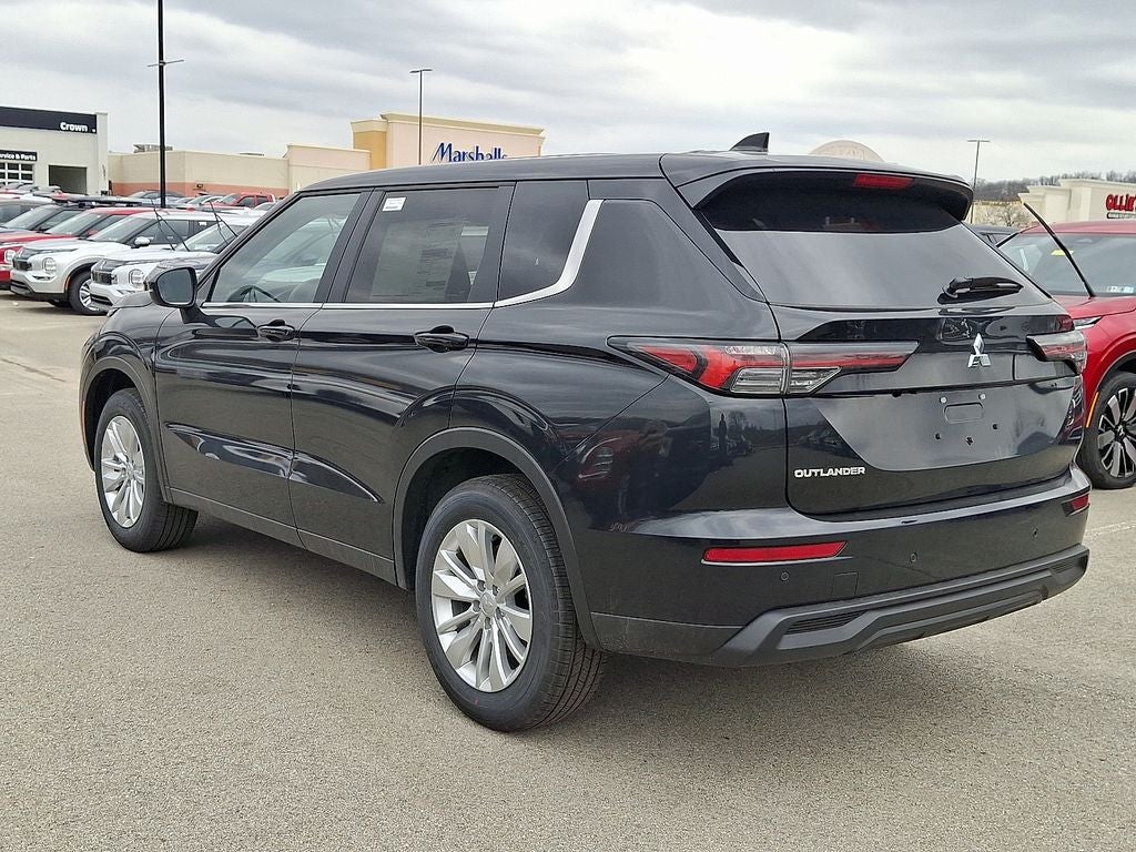 2026 Mitsubishi Outlander ES