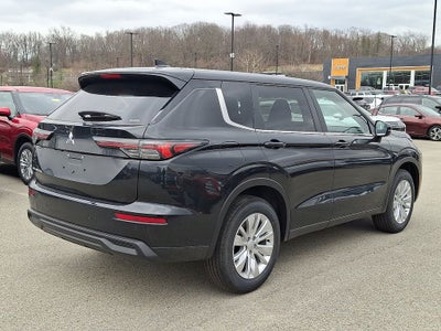 2026 Mitsubishi Outlander ES