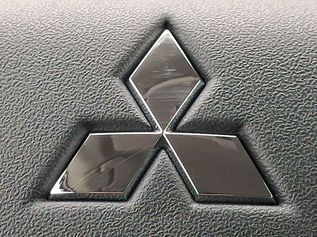 2026 Mitsubishi Outlander ES
