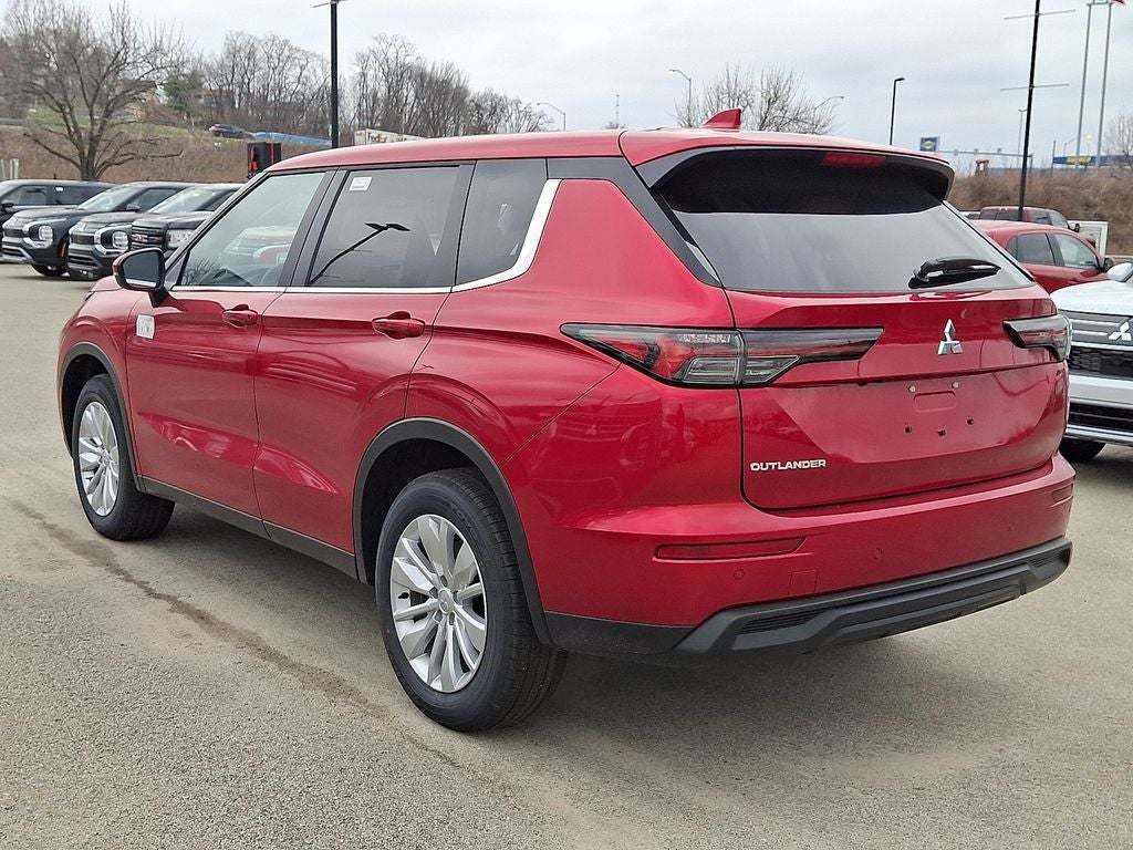 2026 Mitsubishi Outlander ES