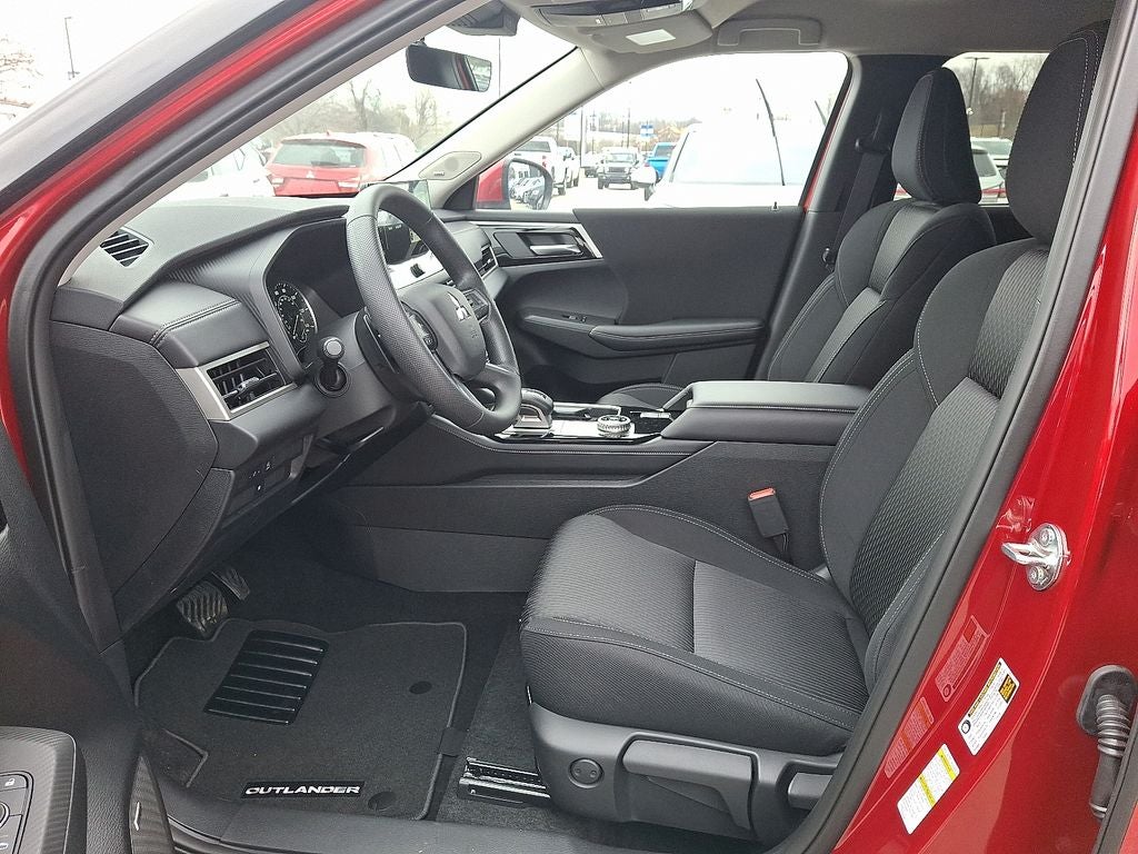 2026 Mitsubishi Outlander ES