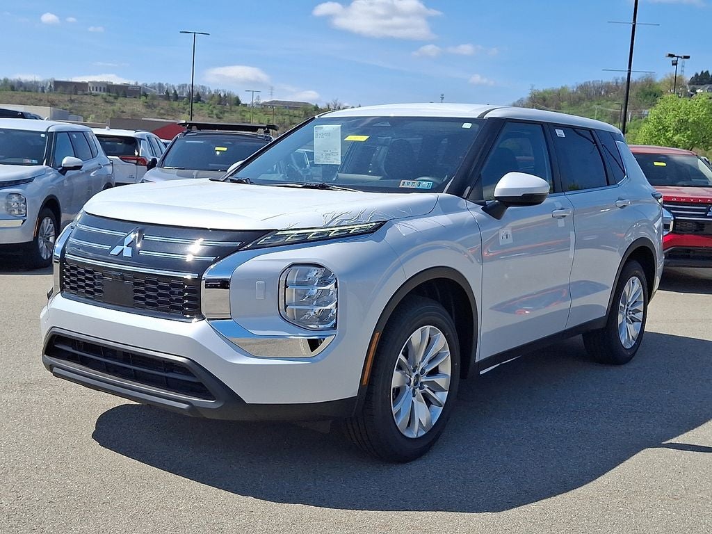 2026 Mitsubishi Outlander ES