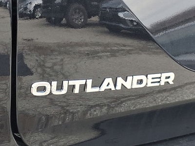 2026 Mitsubishi Outlander ES