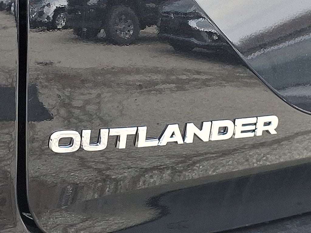 2026 Mitsubishi Outlander ES