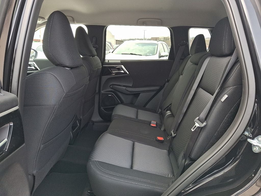 2026 Mitsubishi Outlander ES