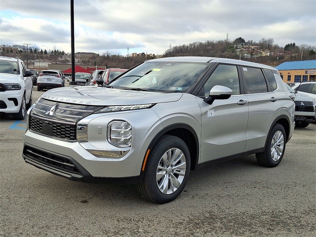 2026 Mitsubishi Outlander ES