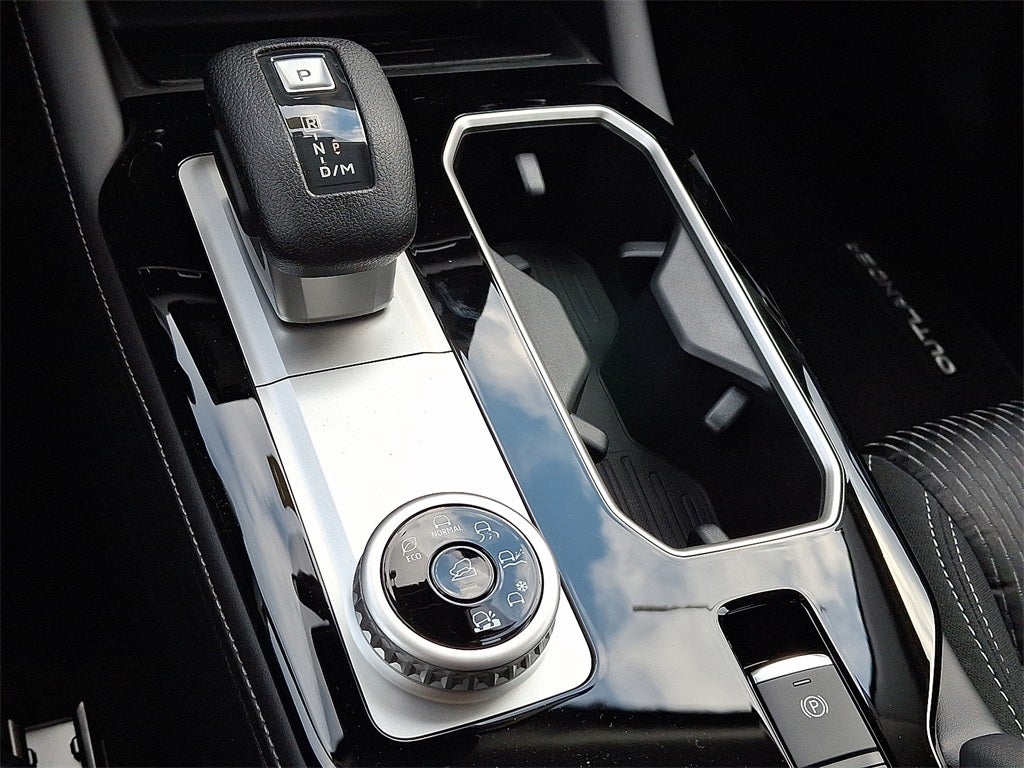 2026 Mitsubishi Outlander ES