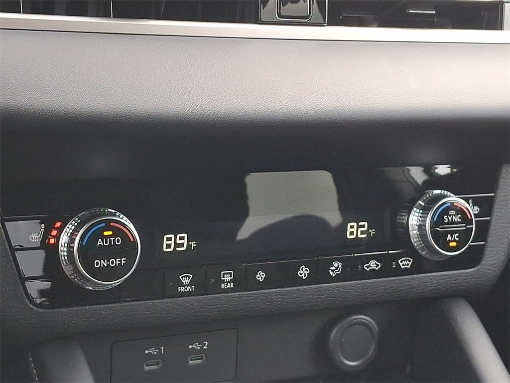 2026 Mitsubishi Outlander ES