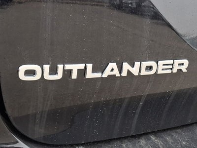 2026 Mitsubishi Outlander ES